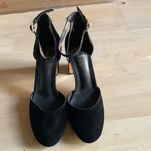 Elegant Lulus Black Velvet Block Heels